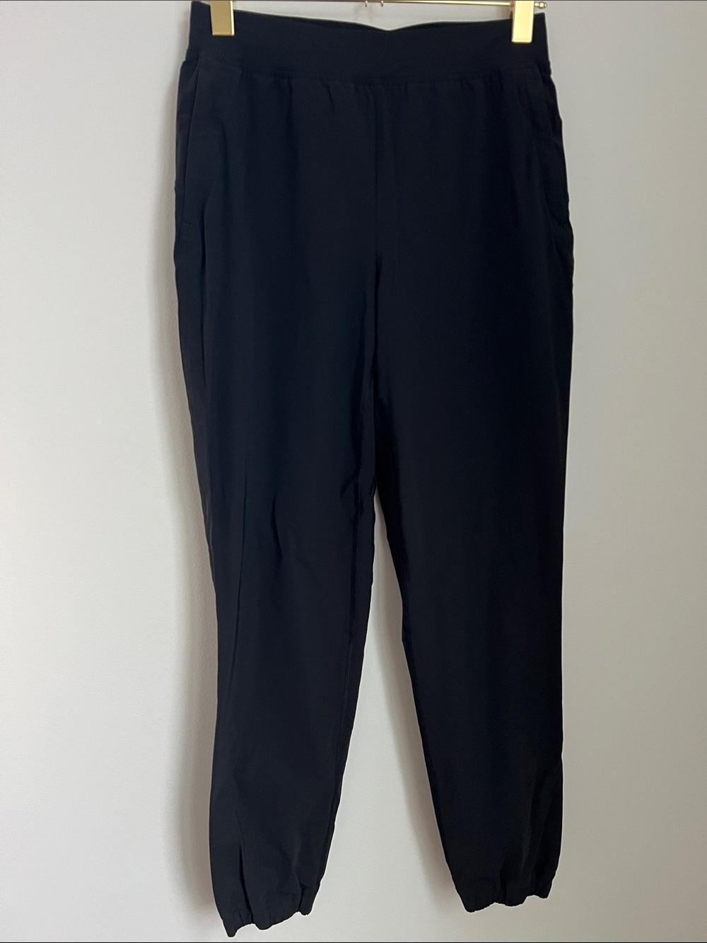 lululemon athletica | Black Women's Jogger Pants Like New Size 6